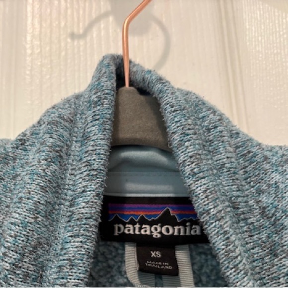Patagonia Women's Light Blue Fleece Jacket - Picture 6 of 6